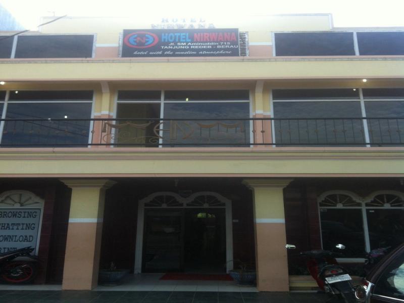 Hotel Nirwana Tanjung Palas Exterior photo